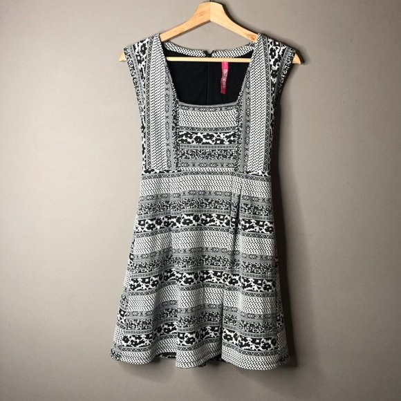 Plenty by Tracy Reese Dresses & Skirts - Plenty by Tracy Reese Black and White Mini Dress